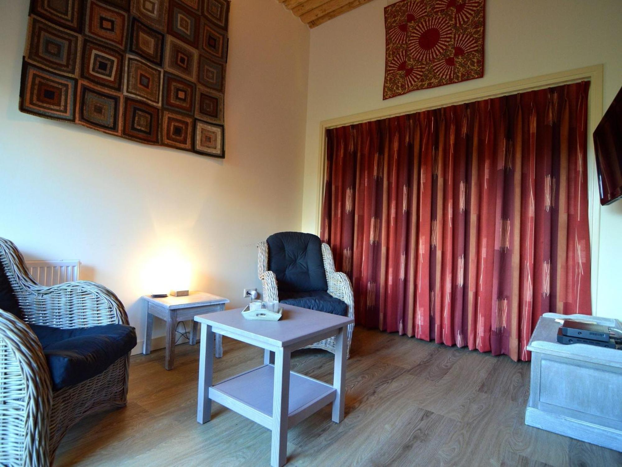 Staying In A Thatched Barn With Bedroom Achterhoek Geesteren  외부 사진